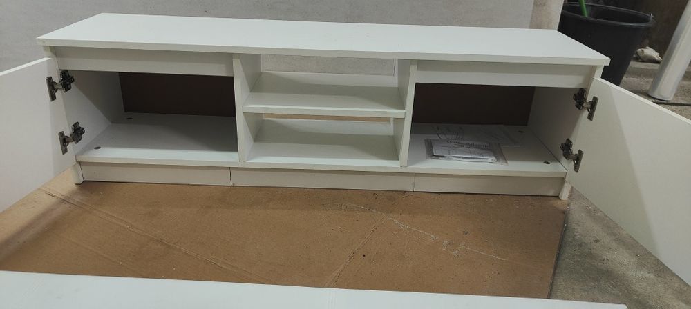 Móvel TV ( excelente estado)