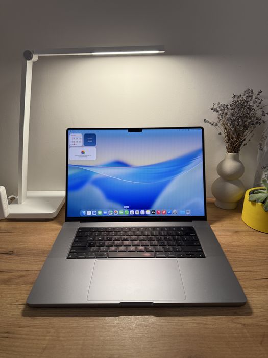 MacBook Pro 16 2021 24 GPU M1 Max 64GB RAM 1TB: 61 900 грн