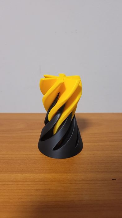 Pirâmide Espiral "Impossível" – Decoração / Fidget Toy