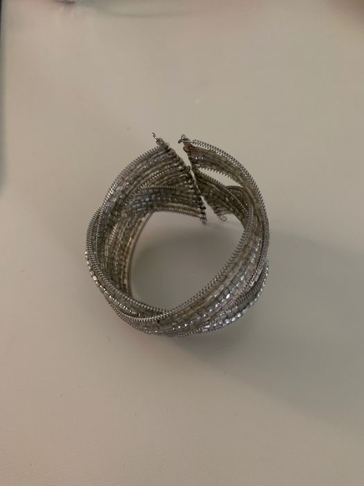 Pulseiras de várias cores