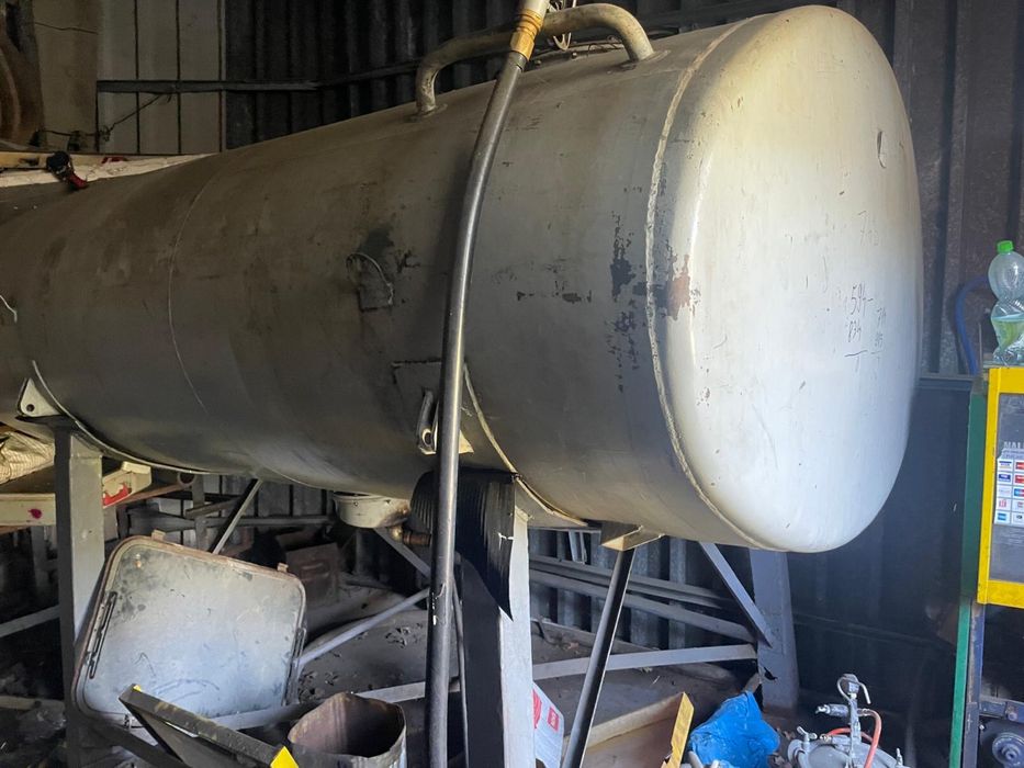 Dystrubutor do paliwa z zbiornikiem 4500l