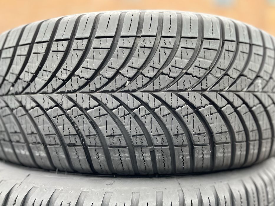 215/60/R17 GoodYear Vector4season