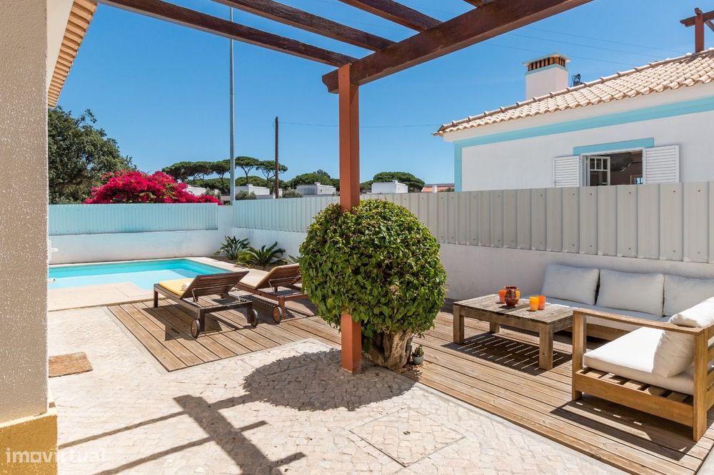 Moradia V3  com piscina em Fetais