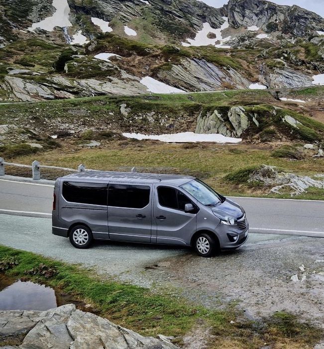 Wynajem busów 9 osobowych Opel vivaro B LONG