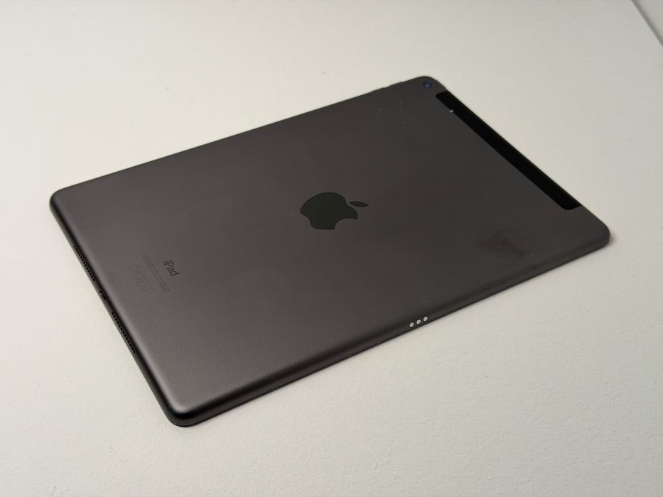 iPad 8. gen. (A2429) - 128GB - Cellular (LTE) - faktura VAT 23%