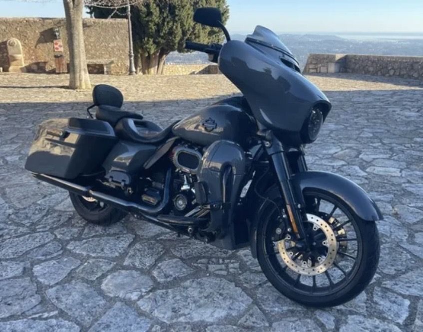 Harley-Davidson Street  GLIDE CVO