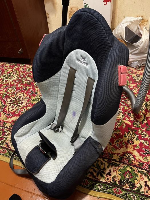 Дитяче автокрісло