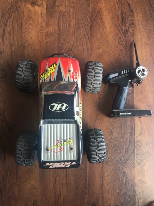 vendo carro telecomandado MAD TRUCK