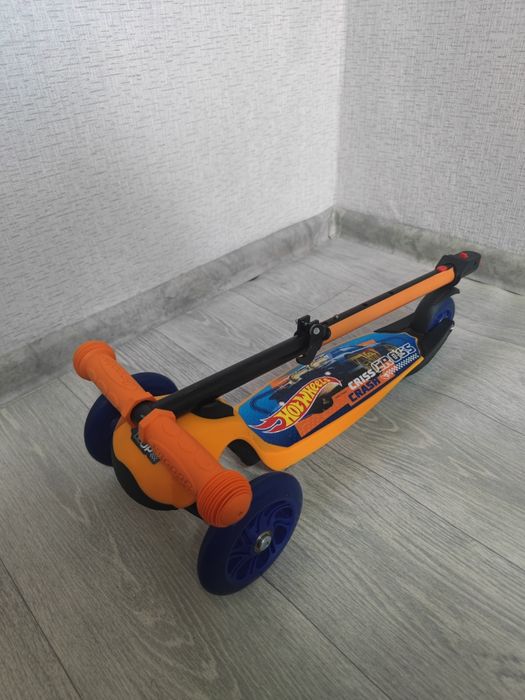 Новий дитячий самокат Hot wheels + рюкзачок