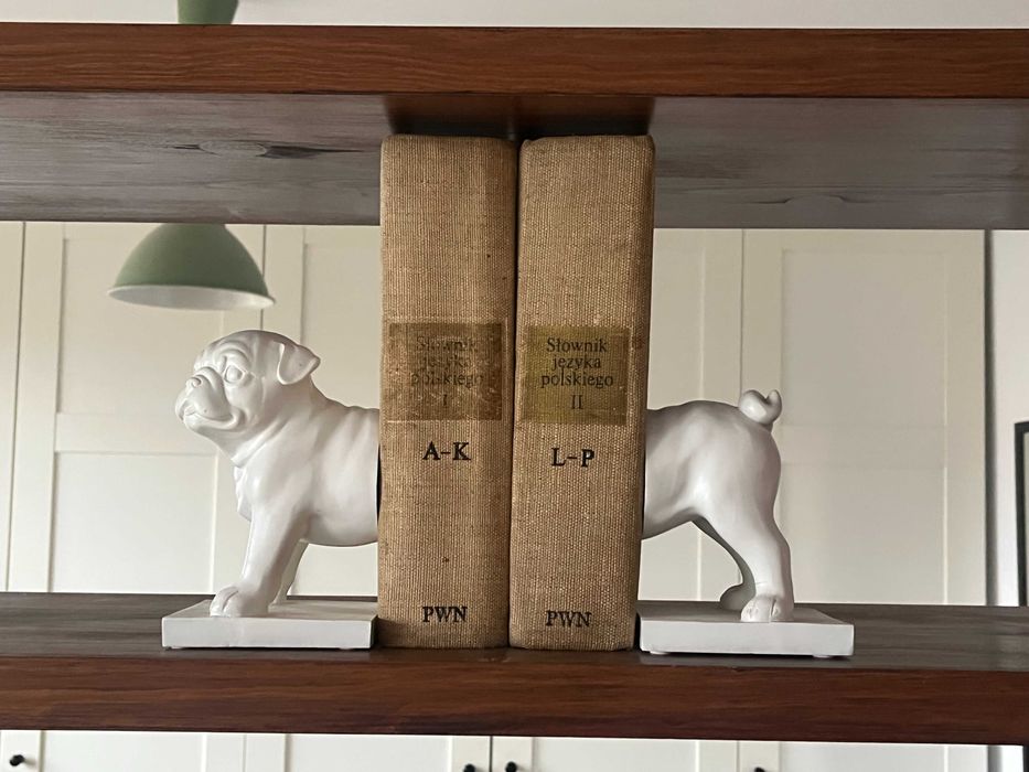 Designerska podpórka do książek Mops