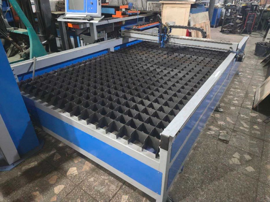 Верстат плазмової різки NT-3015St з джерелом плазми Hypertherm Powermax 45А, автоматична система змазки. (Терміново!)