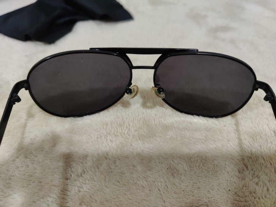 Óculos de sol Guess em muito bom estado