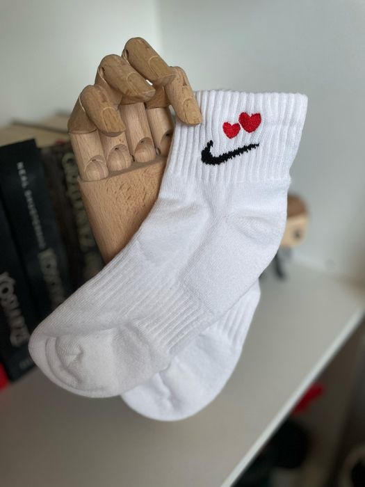 Skarpetki nike zdobione haftem maszynowym