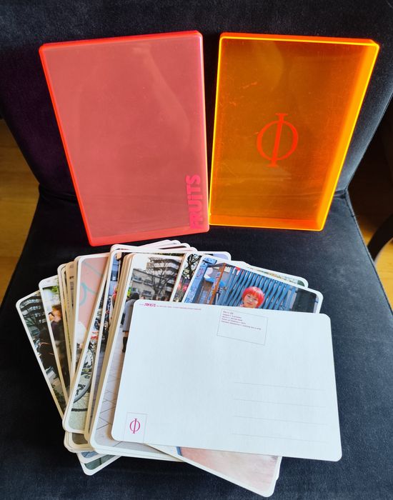 Livro e postais Fruits