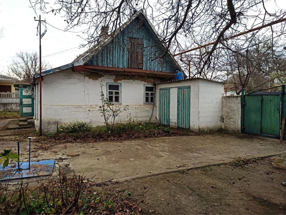 Продам будинок з літньою кухнею Диівка