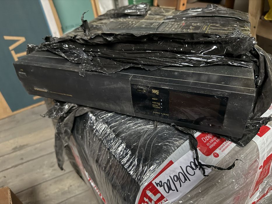 Odtwarzacz VHS magnetowid PANASONIC NV-J35HQ