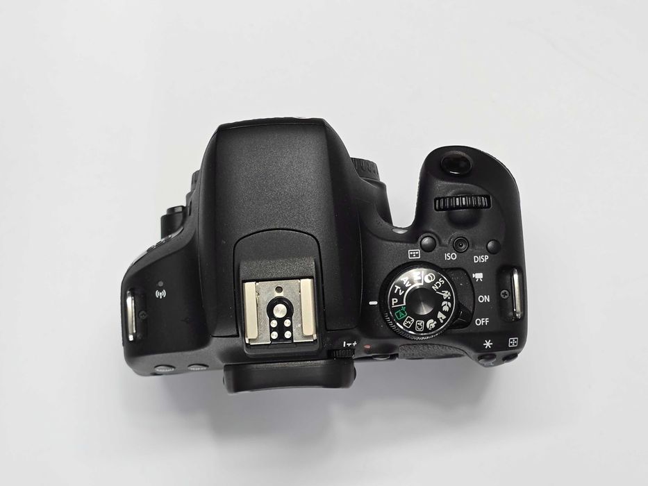 Canon EOS 800D + EF-S 18-200 IS - tylko 3348 zdjęć - pełny komplet