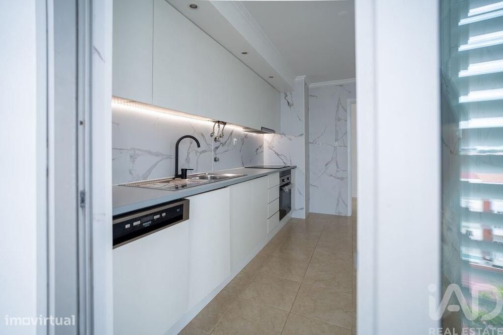 Apartamento T2 em Marvila de 84 m2