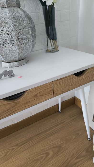 Cómoda branco e madeira