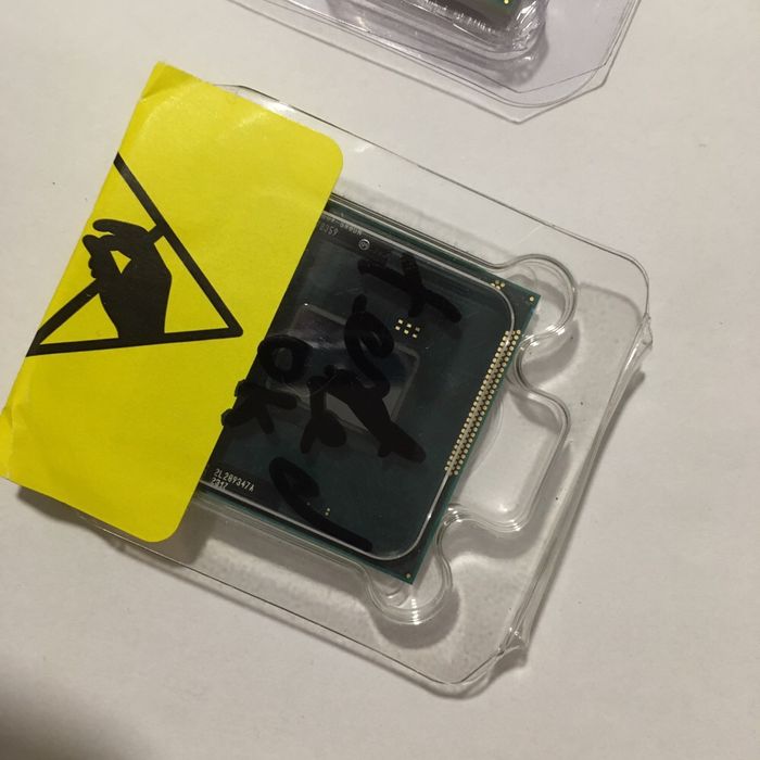 CPU i3 2350M c/ Gráficos HD Intel® 3000 como novo