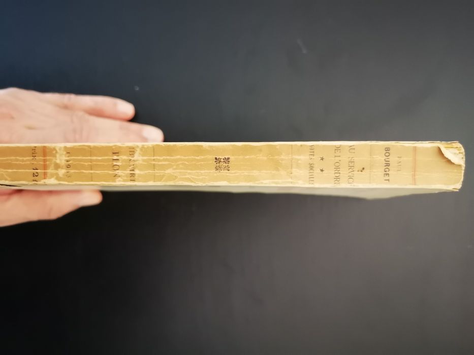 Livro em Francês "Au Service De L'ordre" 1933