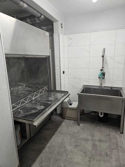 Lokal gastronomiczny w pełni wyposażony.