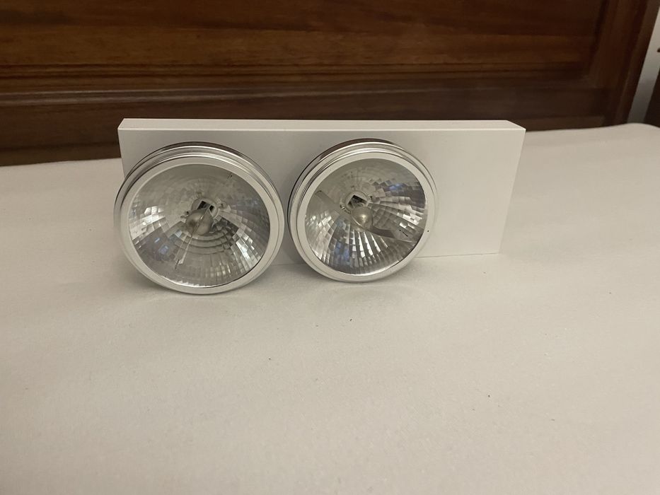 Cendeeiro com 2 focos