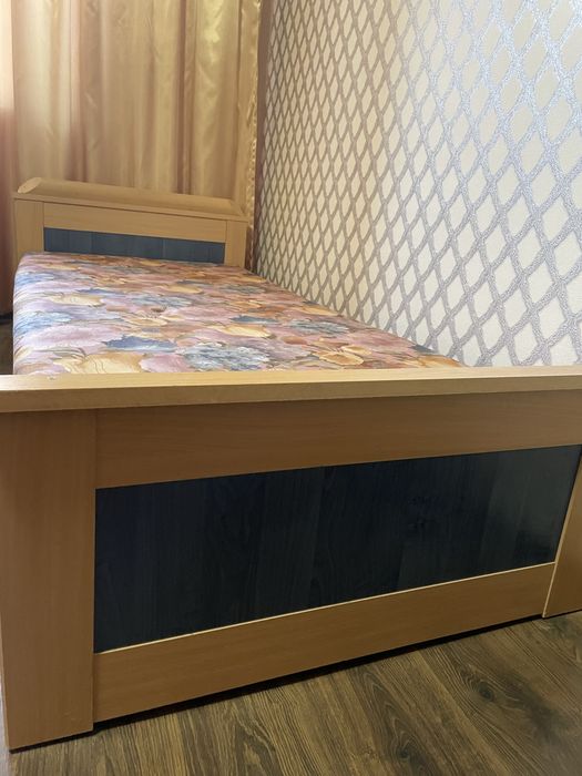 Продам кровать полуторну
