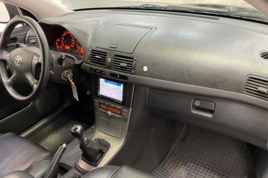 Toyota Avensis  SW 2.2D-4D ano 2007 excelente estado