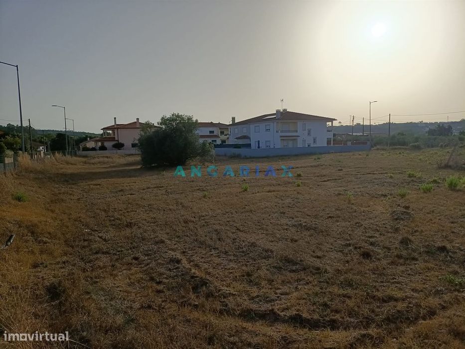 ANG902 - Terreno de 520m2 para Venda em Leiria