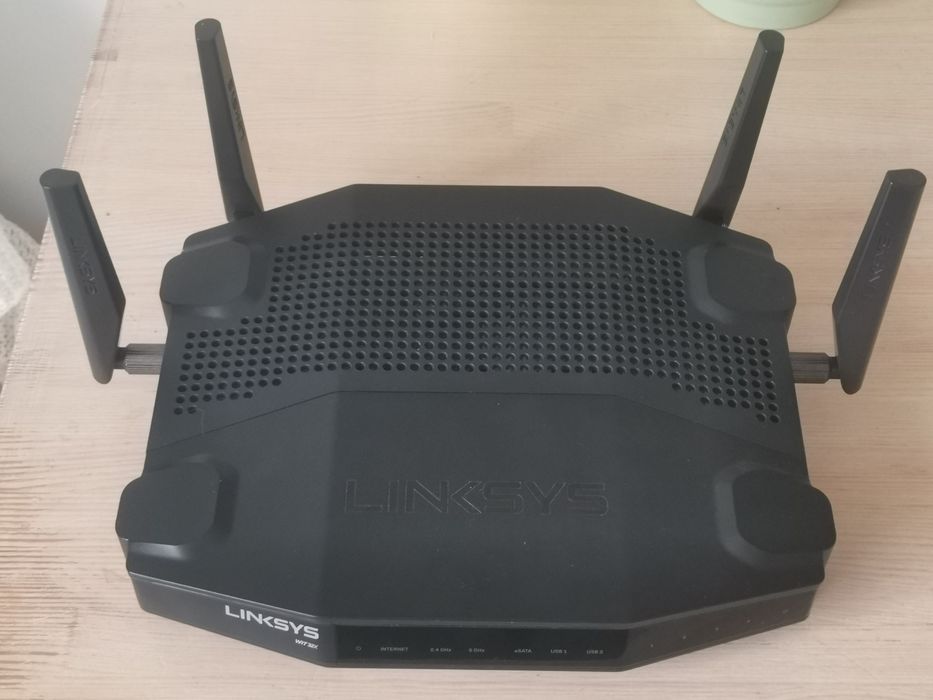 Чудовий Wi-Fi роутер Linksys WRT32X