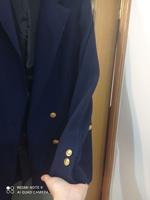 Zara. Casaco azul marinho com botões dourados. Novo.