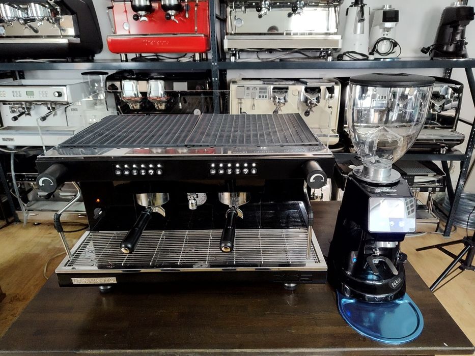 Професійна кавомашина SanRemo Zoe + fiorenzato f64 Evo