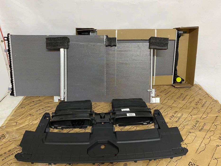 Бампер решітка решотка audi Q8 ку8 рамка