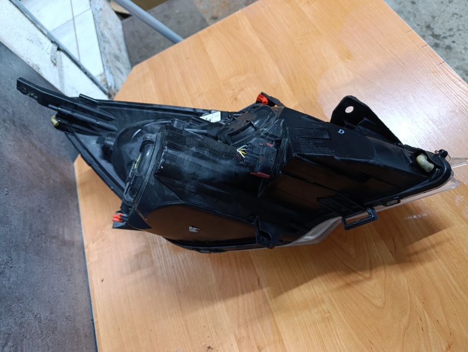 Lampa przód lewa plus wślisk Meriva B