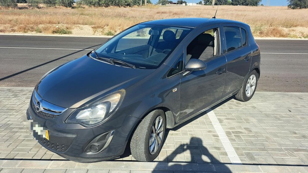 Opel Corsa 1.3 CDTI de 95 CV  2014 /08 em  excelente estado