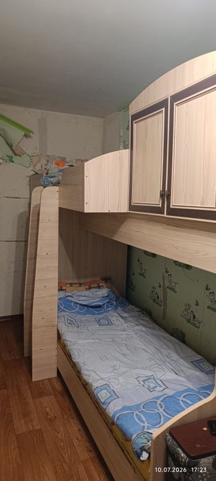 Продам двухъярусную кровать