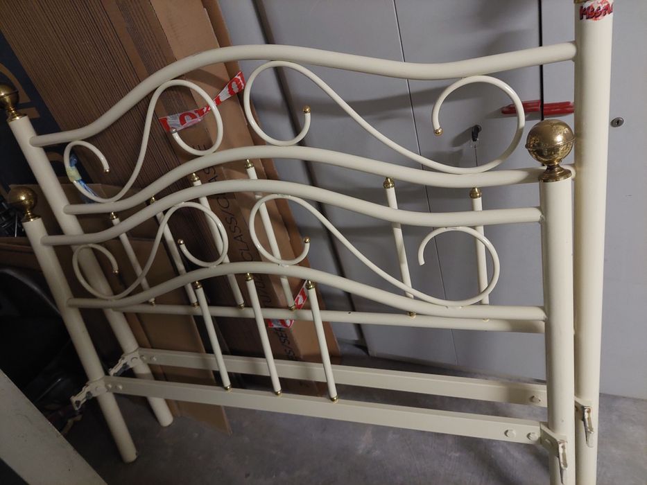 Cama casal usada com colchão