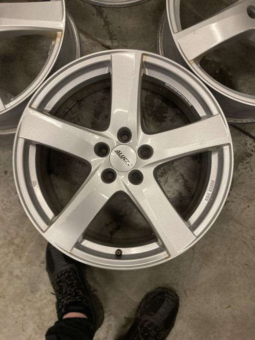 4x felgi aluminiowe alutec  19 5x112 et40 oc70 7.5J