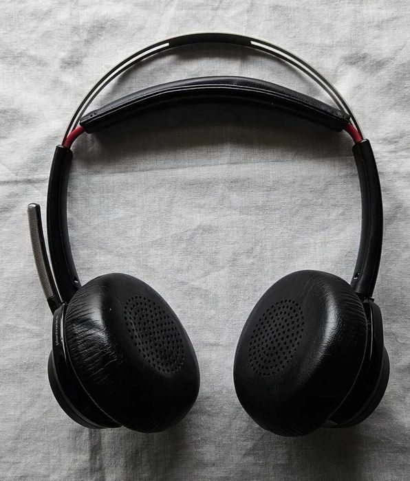 Plantronics Voyager Focus UC-M Headset Bluetooth