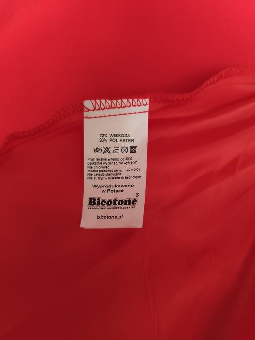 Czerwona sukienka, koronka, rozkloszowana / Bicotone S 36