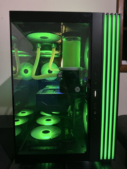 PC Gaming High End 9800X3D | RTX 5080 | 32G DDR5 | Custom Water Cooler