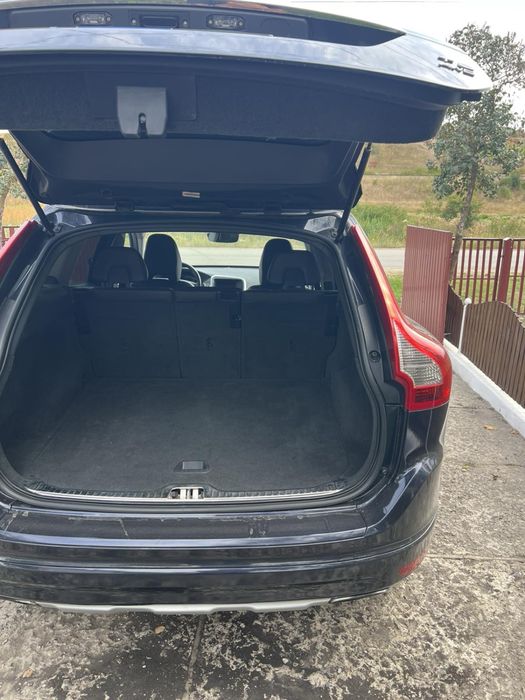 Автомобіль  Volvo XC60