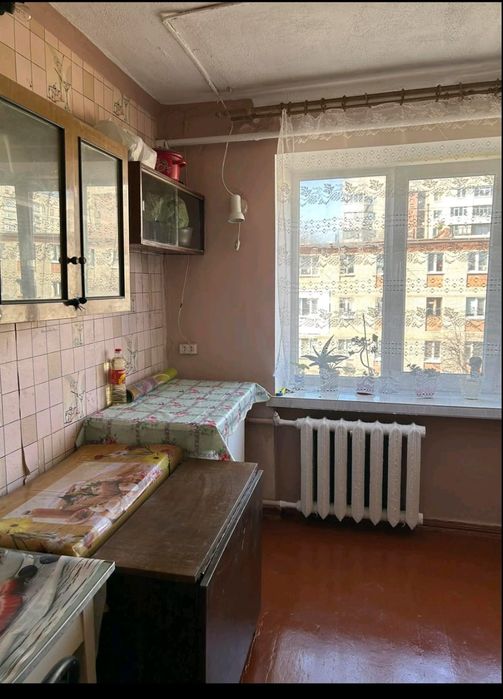 Продам гостинку  район  ХТЗ, ул.12 Апреля 32