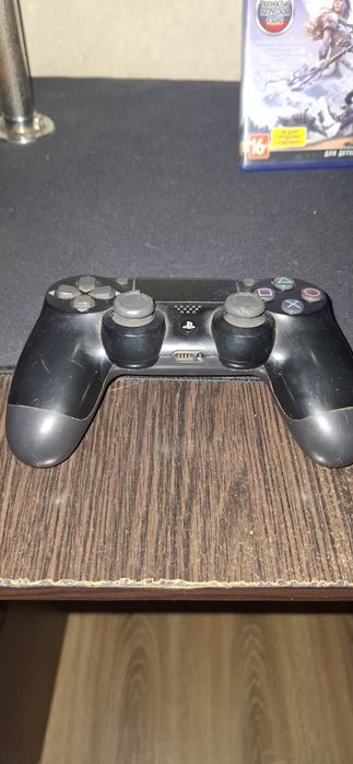 Продам SONY  PS 4 PRO.