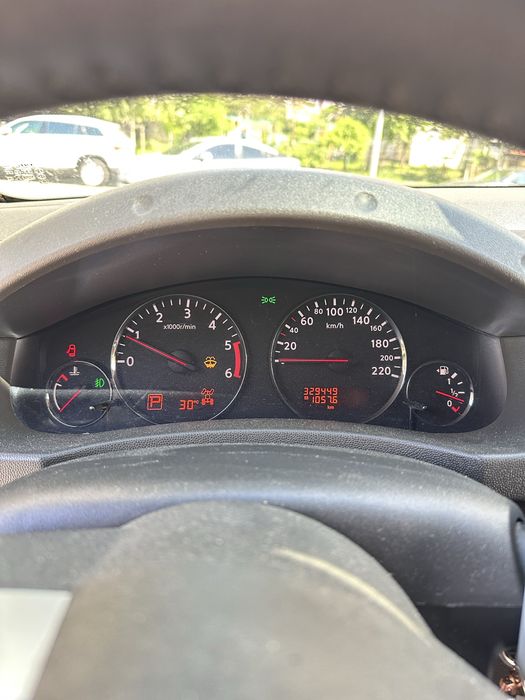 Nissan Navara 2012 для військових 3.0 дизель , автомат. Київ