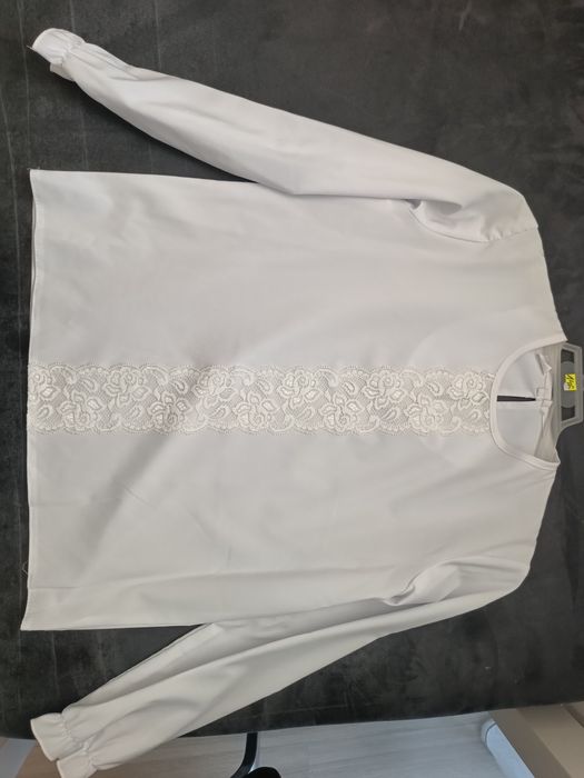 Biała elegancka bluzka r. 146