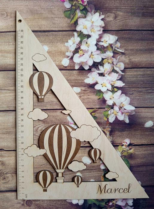 Ekierka drewniana 30 cm z personalizacją – balony, prezent szkolny