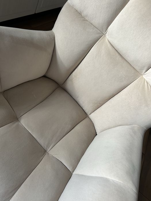 Piękny kremowy fotel