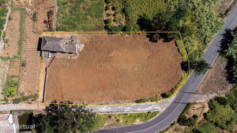 Moradia em Ruína com 1.000 m² de Terreno | Maloeira, Calheta